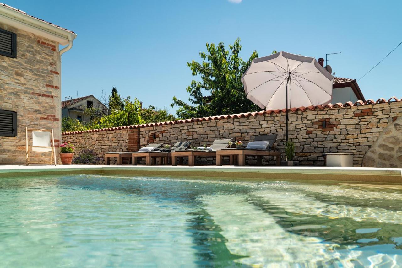 Ferienwohnungen VI La Mare With Heated Pool ซาดาร์ ภายนอก รูปภาพ